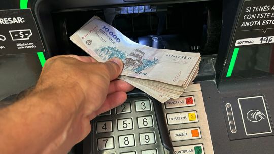 utilities-surge-kept-argentina’s-inflation-rate-at-monthly-2.9%-in-february