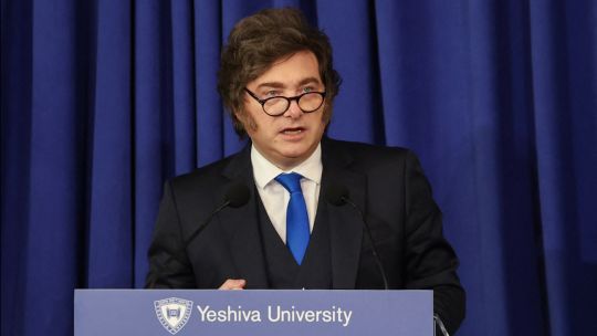 argentina’s-bond-rally-limited-by-junk-label,-war-fallout