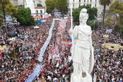 la-conmemoracion-por-los-50-anos-del-golpe-se-mezcla-en-la-grieta-cada-vez-mas-mayor-entre-el-gobierno-y-el-kirchnerismo