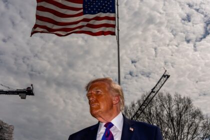 donald-trump-puso-una-estatua-de-cristobal-colon-en-la-casa-blanca:-lo-considera-un-“heroe”-en-su-cruzada-antiwoke