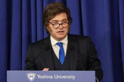 argentina’s-bond-rally-limited-by-junk-label,-war-fallout