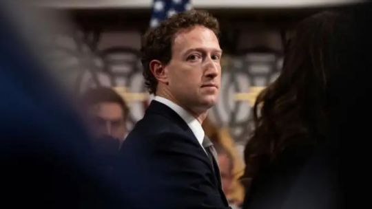 mark-zuckerberg-no-trabaja-solo:-desarrollo-un-asistente-de-inteligencia-artificial-para-gestionar-meta