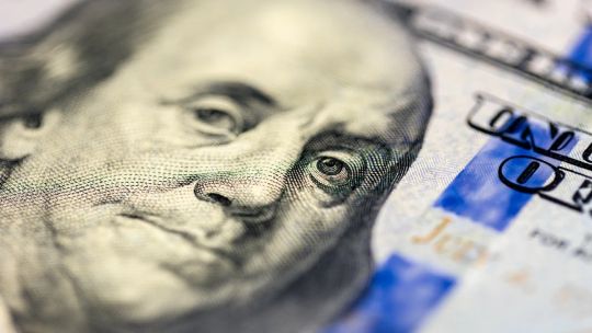 sin-bancos-por-el-feriado-largo,-como-comprar-dolares-este-lunes-23-de-marzo