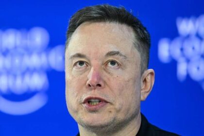 elon-musk-confirmo-el-paso-de-neuralink-a-la-fase-industrial-para-fabricar-implantes-a-gran-escala