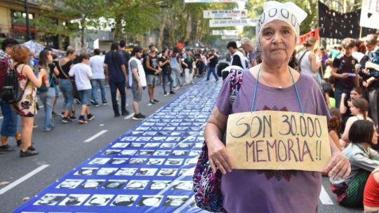 organizaciones-de-derechos-humanos-marchan-este-martes-a-plaza-de-mayo-a-50-anos-del-ultimo-golpe-de-estado