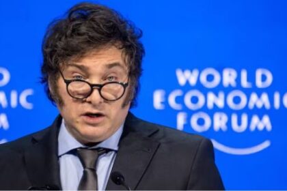nueva-encuesta-nacional:-la-desaprobacion-a-milei-llega-al-64%-y-ocho-de-cada-diez-argentinos-no-llegan-a-fin-de-mes