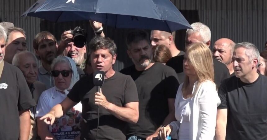 en-la-marcha-del-dia-de-la-memoria,-axel-kicillof-dijo-que-“a-milei-le-queda-poco”-y-aseguro-que-cristina-kirchner-es-inocente