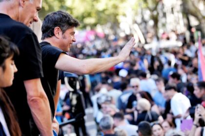 quienes-marcharon-a-la-plaza-de-mayo-a-50-anos-del-golpe-militar