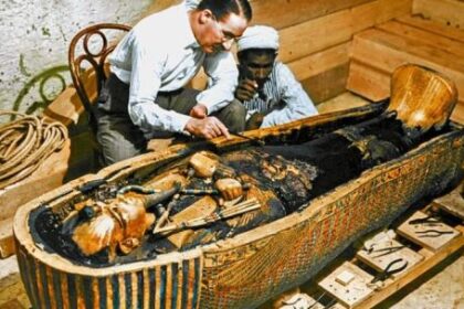revelan-que-howard-carter-califico-como-una-“bendicion”-la-muerte-del-periodista-que-invento-la-maldicion-de-tutankamon