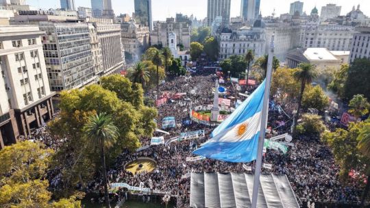galeria-de-fotos:-multitudinaria-marcha-por-el-dia-de-la-memoria,-la-verdad-y-la-justicia