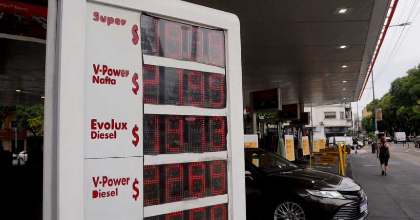 precios-de-la-nafta:-que-va-a-pasar-en-las-estaciones-de-servicio-en-medio-de-las-subas-y-bajas-del-petroleo