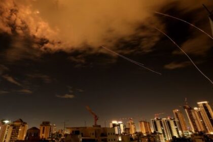 guerra-en-medio-oriente,-en-vivo:-bajo-el-brent,-pero-iran-advirtio-que-eeuu.-“no-volvera-a-ver”-el-precio-anterior-del-petroleo