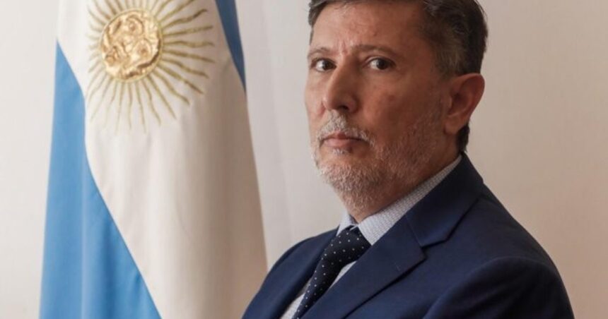 en-medio-de-las-internas-y-posibles-cambios,-el-jefe-de-la-side-de-milei-visito-la-cia-y-se-anuncio-un-premio-de-eeuu.-para-la-central-del-espias-argentinos
