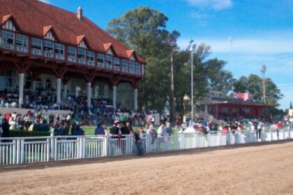 crisis-en-el-jockey-club-cordoba:-advierten-que-el-turf-quedo-“a-un-paso-del-cierre”-y-denuncian-desinversion