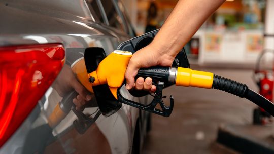 combustibles-en-alza:-la-nafta-aumento-mas-de-60%-en-un-ano-y-supera-ampliamente-a-la-inflacion