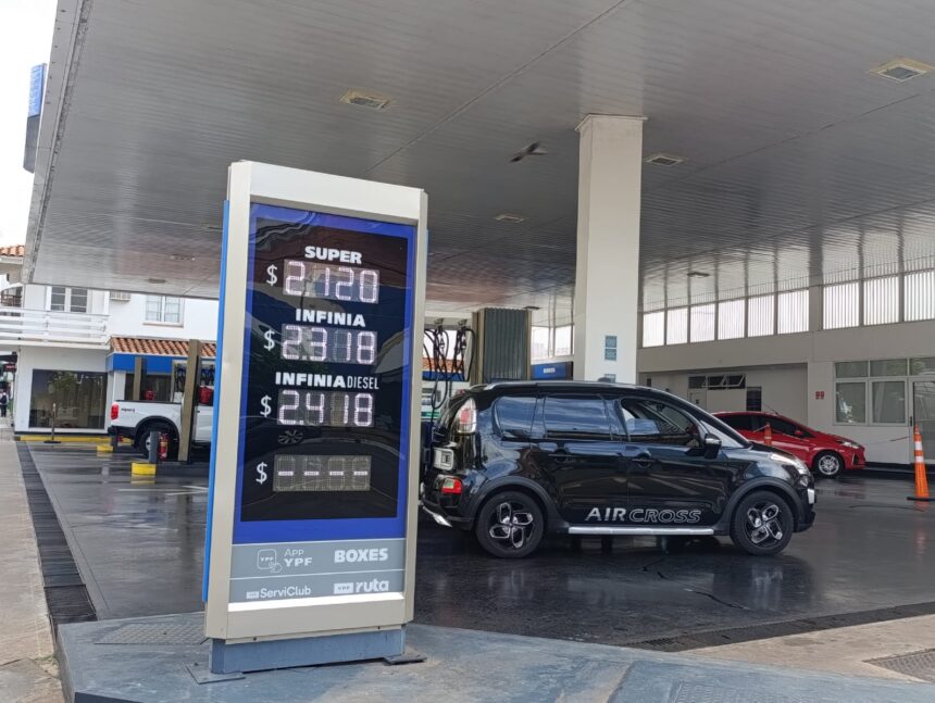 nueva-suba-de-combustibles:-la-nafta-super-ya-se-ubica-por-encima-de-los-$2.100-en-posadas