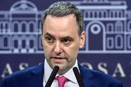 ‘nothing-to-hide’-–-cabinet-chief-manuel-adorni-pushes-back-on-questions-over-wealth,-assets