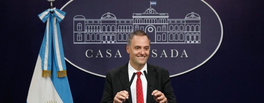 manuel-adorni-announces-new-bills-in-first-press-conference-since-scandals