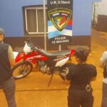 entrego-su-moto-y-dinero-por-un-auto-con-papeles-truchos:-la-policia-logro-recuperarla