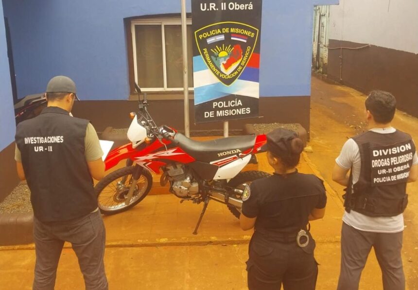 entrego-su-moto-y-dinero-por-un-auto-con-papeles-truchos:-la-policia-logro-recuperarla