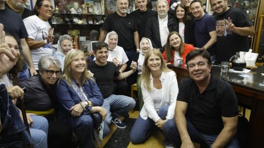 fernando-espinoza:-“volvemos-a-decir-nunca-mas-a-la-dictadura-y-a-un-plan-economico-devastador-como-es-hoy-el-de-milei”