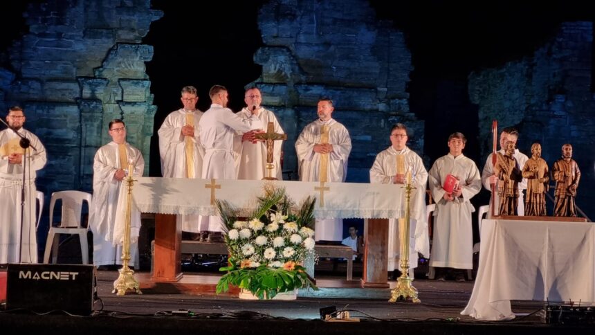 con-la-actuacion-estelar-del-chango-spasiuk,-misiones-invita-a-celebrar-la-semana-santa-en-los-conjuntos-jesuiticos-“con-fe,-respeto-y-union”