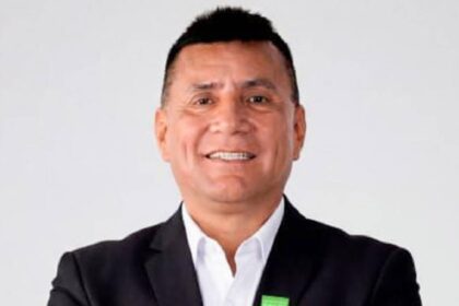 conmocion-en-peru:-asesinan-a-ladrillazos-a-un-candidato-a-diputado-tras-un-acto-de-campana