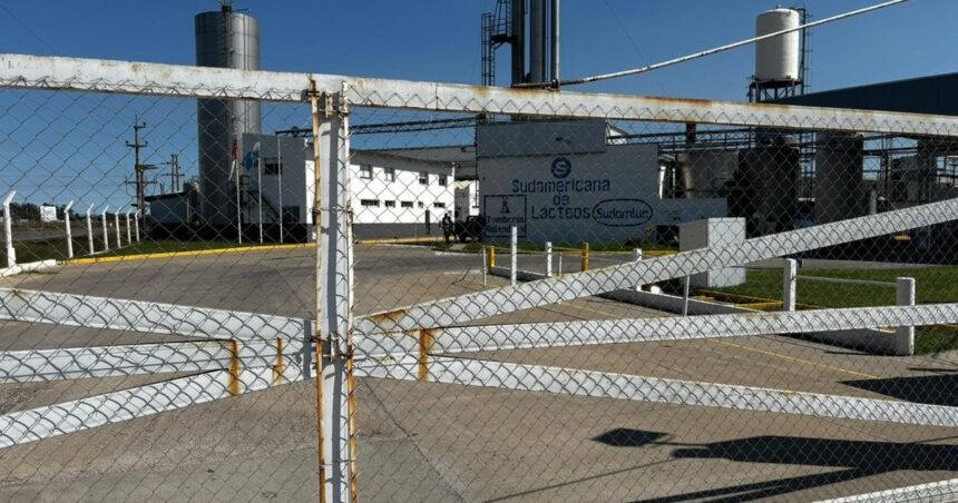otra-industria-lactea-en-problemas:-denuncian-que-debe-sueldos-y-la-fabrica-esta-totalmente-paralizada