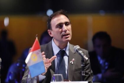un-ministro-clave-de-llaryora-se-mete-con-el-desempleo-en-la-era-milei:-“un-deterioro-sostenido-del-mercado”