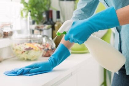 empleadas-domesticas:-cuanto-hay-que-pagar-por-aportes-y-contribuciones-desde-ahora