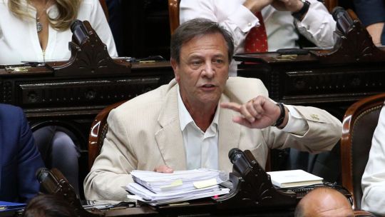 zago-pidio-la-renuncia-de-adorni:-“tiene-que-dar-un-paso-al-costado-y-no-perjudicar-al-gobierno”