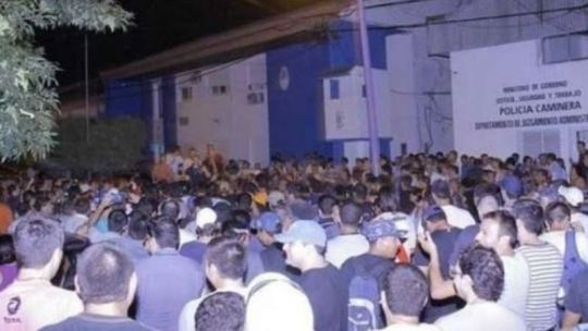 a-mas-de-una-decada-del-acuartelamiento,-sobreseyeron-a-6-policias-acusados-de-sedicion-en-chaco