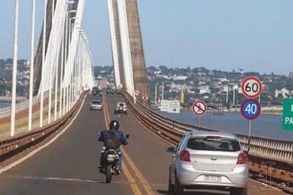 levantaron-el-corte-en-el-puente-posadas–encarnacion-tras-mas-de-una-hora-pero-advirtieron-que-las-protestas-continuaran-todos-los-dias
