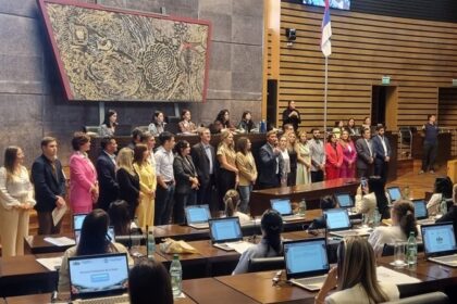 parlamento-de-la-mujer-2026:-presentaron-proyectos-sobre-educacion-financiera,-becas-y-regulacion-profesional-en-misiones