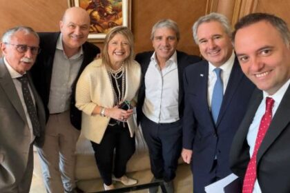 la-hiperactividad-de-adorni-no-logra-ordenar-la-hoja-de-ruta-legislativa-y-se-demoran-los-proyectos