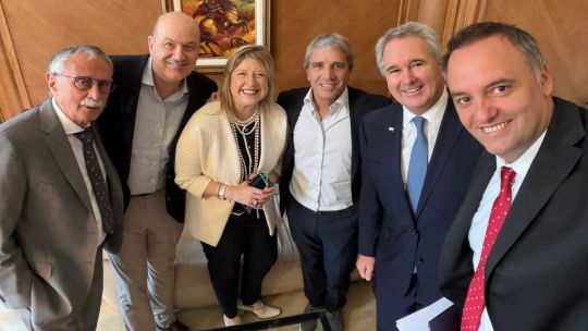 la-hiperactividad-de-adorni-no-logra-ordenar-la-hoja-de-ruta-legislativa-y-se-demoran-los-proyectos