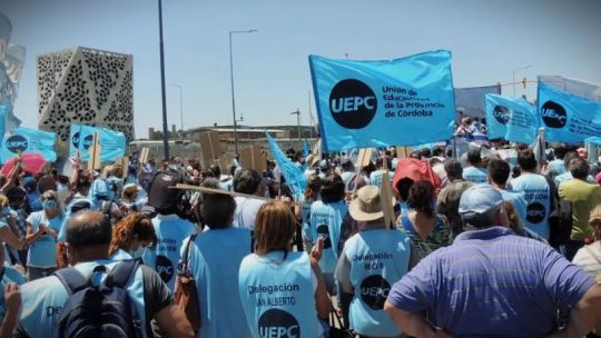 asi-es-la-tercera-oferta-de-llaryora-a-los-docentes:-aumento-del-10,3%,-retroactivo-de-$-313.000-y-actualizacion-por-inflacion-hasta-enero