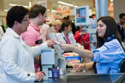 cerro-la-paritaria-de-comercio:-acordaron-un-aumento-del-5%-en-tres-tramos-y-un-bono