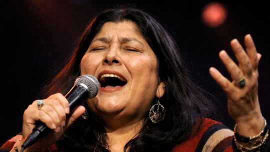 “gorda-comunista”,-“cancer”:-las-repudiables-declaraciones-de-un-funcionario-de-radio-nacional-sobre-mercedes-sosa