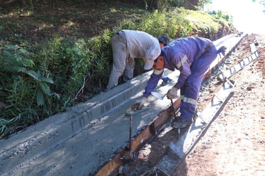 se-realizan-obras-viales-mediante-el-sistema-de-esfuerzo-compartido-e-intervenciones-en-diferentes-barrios-de-obera