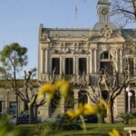 a-una-hora-de-caba:-el-pueblo-con-estacion-historica-y-pulperias-para-una-salida-economica