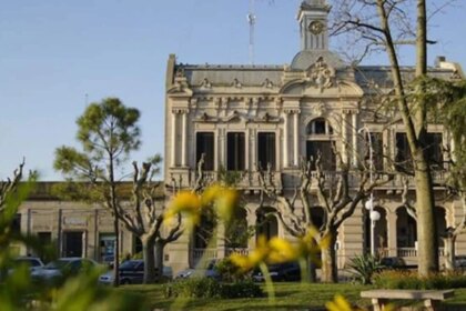 a-una-hora-de-caba:-el-pueblo-con-estacion-historica-y-pulperias-para-una-salida-economica