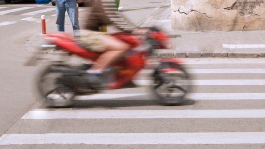 iba-sin-casco-y-adelanto-por-la-derecha:-por-que-perdio-el-juicio-tras-un-grave-siniestro-vial