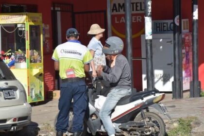 escandalo-en-corrientes:-dio-1,68-de-alcoholemia,-ataco-a-los-inspectores-y-termino-a-los-golpes