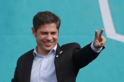 axel-kicillof-tras-el-fallo-por-ypf:-“milei-deberia-pedir-perdon-porque-siempre-apoyo-a-los-fondos-buitres”