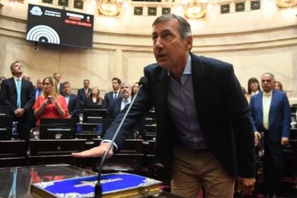 luis-naidenoff-y-la-crisis-fiscal:-“esto-es-una-olla-a-presion,-hay-provincias-que-podrian-no-llegar-a-pagar-los-sueldos”