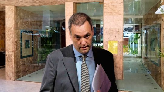 el-departamento-de-adorni:-una-propiedad,-varias-preguntas