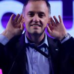 javier-milei-se-mostro-con-manuel-adorni:-el-jefe-de-gabinete-sigue-complicado-y-promete-mostrar-su-declaracion-jurada-en-dos-meses