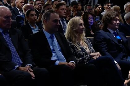 el-fiscal-pidio-una-bateria-de-medidas-de-prueba-para-investigar-el-patrimonio-del-jefe-de-gabinete-manuel-adorni