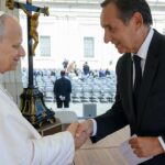 tras-la-invitacion-formal-de-javier-milei-a-leon-xiv-para-que-visite-el-pais,-jorge-macri-lo-invito-a-visitar-buenos-aires